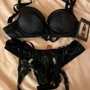 New! Leg Avenue Women's Satin Underwire Cage Strap Bra and Matching Panties